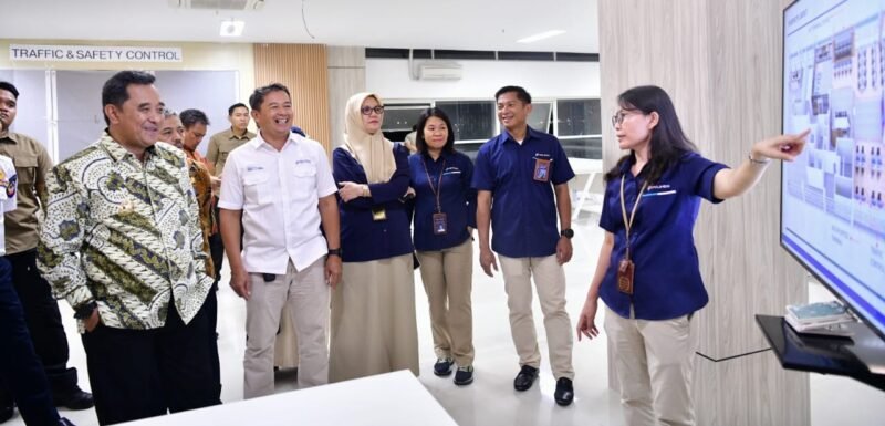 Penjabat Gubernur Sulsel, Bahtiar Baharuddin melakukan kunjungan Pelabuhan Peti Kemas Makassar New Port, Kamis (12/10/2023)