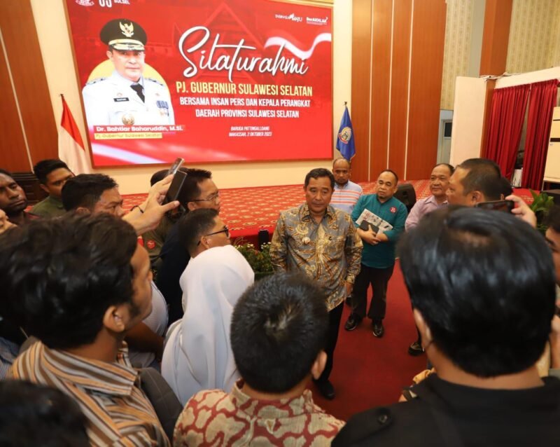 Pj Gubernur Sulsel, Bahtiar Baharuddin menggelar pertemuan silaturahmi bersama insan Pers Cetak, Online dan TV di Baruga Pattingalloang, Makassar, Senin (02/10/2023)