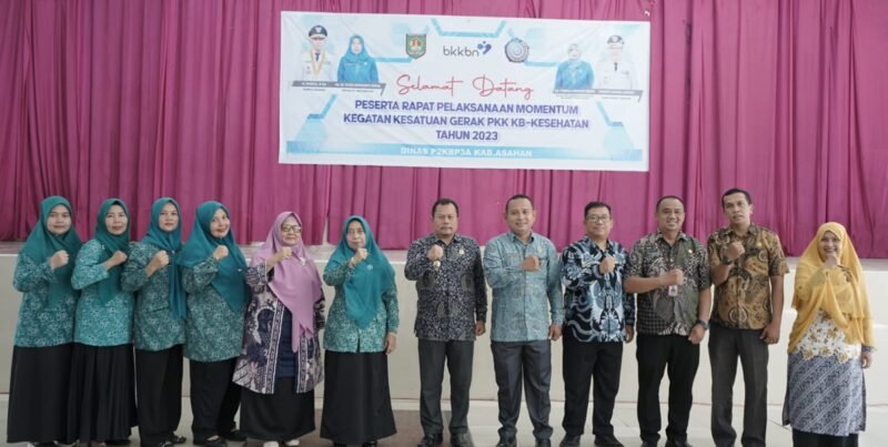Bupati Asahan yang di wakili oleh Drs. Muhili Lubis secara menghadiri dan  membuka rapat Pelaksanaan Kesatuan Gerak PKK KB-Kesehatan tingkat Kabupaten Asahan 2023, di Hotel Bintang Kisaran, Kamis (16/11/2023)
