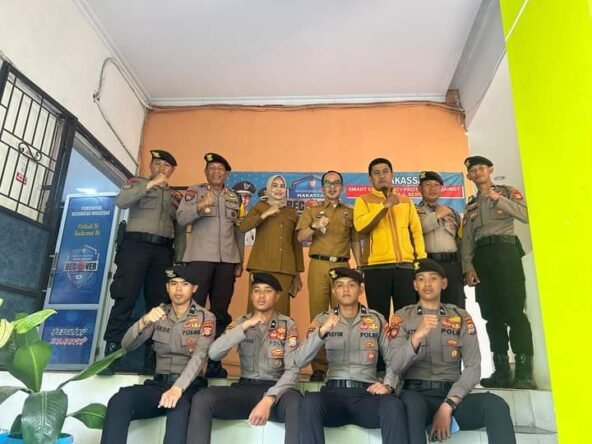 Plt. Camat Makassar, Harun Rani terima kunjungan Dit Samapta Polda Sulsel di Kantor Kecamatan Makassar, Selasa (28/11/2023)
