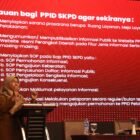 Plt. Kepala Dinas Kominfo Makassar, Ismawaty Nur memaparkan hasil presentasi keterbukaan informasi publik, Senin (27/11/2023)