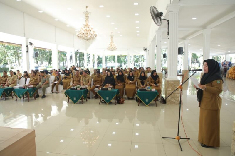 Pemerintah Kabupaten Asahan melalui Badan Kepegawaian dam Pengembangan Sumber Daya Manusia (BKPSDM) Kabupaten Asahan menggelar Sosialisasi Peningkatan Kompetensi Jabatan Fungsional yang di Setarakan di Lingkungan Pemerintah Kabupaten Asahan di Pendopo Rumah Dinas Bupati Asahan, Senin (27/11/2023)