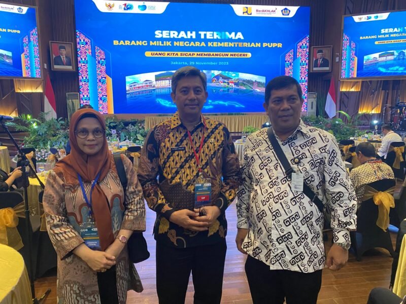 Pelaksana Harian (Plh) Sekretaris Daerah Provinsi Sulawesi Selatan, Andi Muhammad Arsjad hadiri acara Serah Terima Barang Milik Negara (BMN) Kementerian PUPR Tahun 2023 di Auditorium Kementerian PUPR, Jakarta Selatan, Rabu 29 November 2023