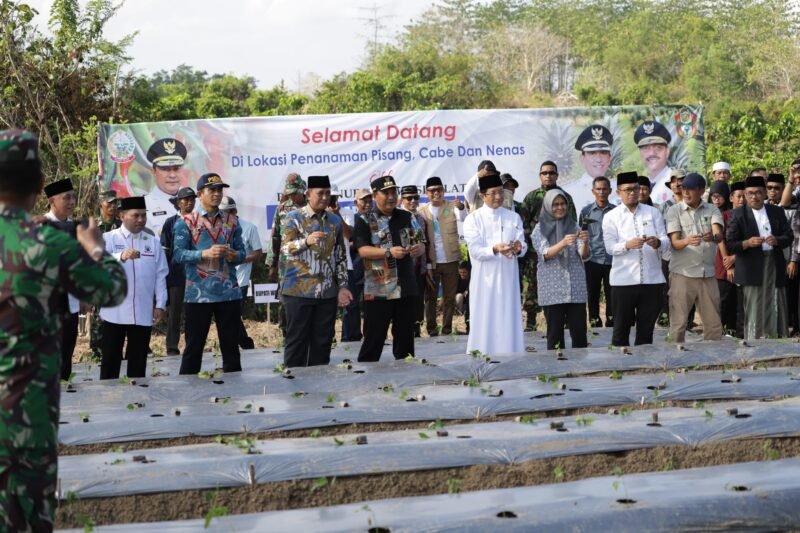 Penjabat (Pj) Gubernur Sulawesi Selatan, Bahtiar Baharuddin kembali mengunjungi Kabupaten Wajo, Jum'at (3/11/2023). Ini merupakan kunjungan yang ke dua setelah berkunjung pada September 2023 lalu.