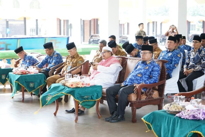 Sekretaris Daerah Drs. John Hardi Nasution, M.Si membuka secara resmi Seleksi Tilawatil Qur’an (STQ) Korpri Kabupaten Asahan di Komplek Masjid Agung H. Ahmad Bakrie Kisaran, Senin (11/12/2023)