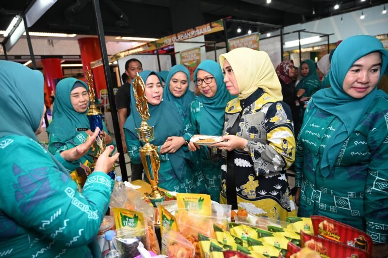 Tim Penggerak PKK Provinsi Sulawesi Selatan (Sulsel) menggelar Gebyar Kreatifitas TP PKK dalam Pemanfaatan Pisang, yang dilaksanakan di Atrium Tokyo, Phinisi Point Mall, 4 - 5 Desember 2023