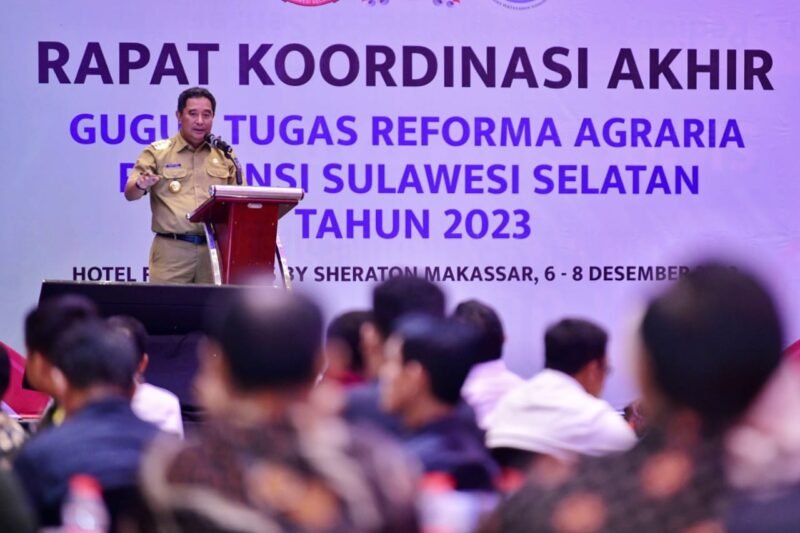 Penjabat Gubernur Sulsel, Bahtiar Baharuddin, pada Rapat Koordinasi Akhir Gugus Tugas Reforma Agraria Provinsi Sulsel 2023, di Hotel Four Point by Sheraton Makassar, Rabu, 6 Desember 2023