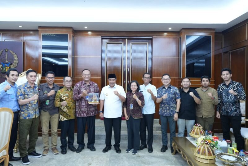 Pj Gubernur Sulsel, Bahtiar Baharuddin menerima audiensi Indonesia Tourism Development Corporation (ITDC) Creating Destination dan Balai Taman Nasional Takabonerate serta Badan Promosi Pariwisata Daerah BPPD Sulsel, di Kantor Gubernur Sulsel, Jumat, 15 Desember 2023
