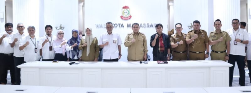 Wali Kota Makassar, Munafri Arifuddin menerima audiensi BBWS Pompengan Jeneberang  membahas langkah strategis dalam menangani banjir yang kerap melanda Kota Makassar di Ruang Rapat Wali Kota pada Senin (24/3/2025).