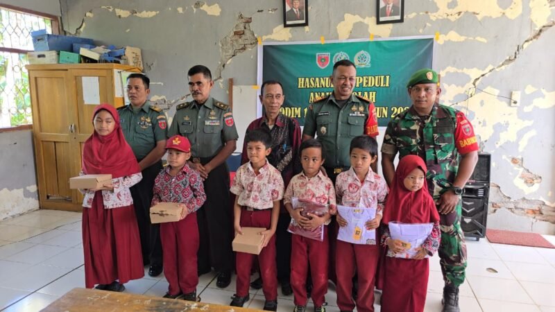Dalam rangka mewujudkan program Hasanuddin Peduli Anak Sekolah yang digagas Kodam XIV/Hasanuddin, Kodim 1406 menyambangi SDN 356 Palippu, Kamis (17/4/2025)