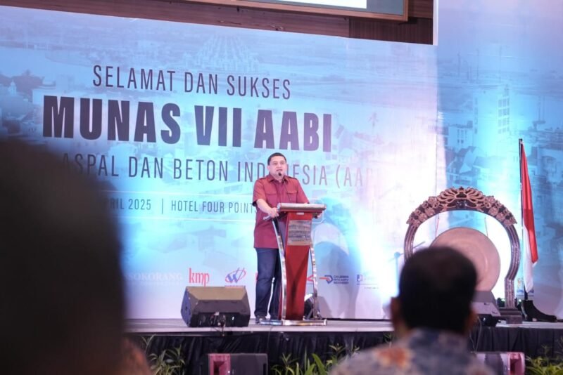 Wali Kota Makassar, Munafri Arifuddin  menghadiri Musyawarah Nasional Anemer Aspal Beton Indonesia Tahun 2025, di Hotel Four Points by Sheraton Makassar, Minggu (27/4/2025)