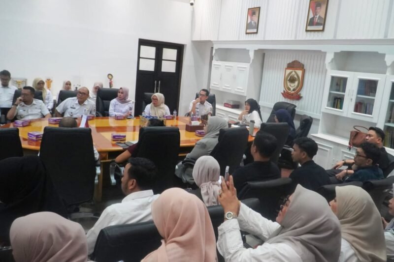 Wakil Wali Kota Makassar, Aliyah Mustika Ilham pimpin rapat koordinasi finalisasi persiapan  MUNAS VII APEKSI dan Indonesia City Expo ke-21 di Balai Kota, Rabu (30/04/2025)