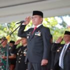 Bupati H. Andi Rosman memimpin upacara peringatan Hari Pendidikan Nasional (Hardiknas) tingkat Kabupaten Wajo di Lapangan Merdeka Sengkang, Jumat (02/05/2025)