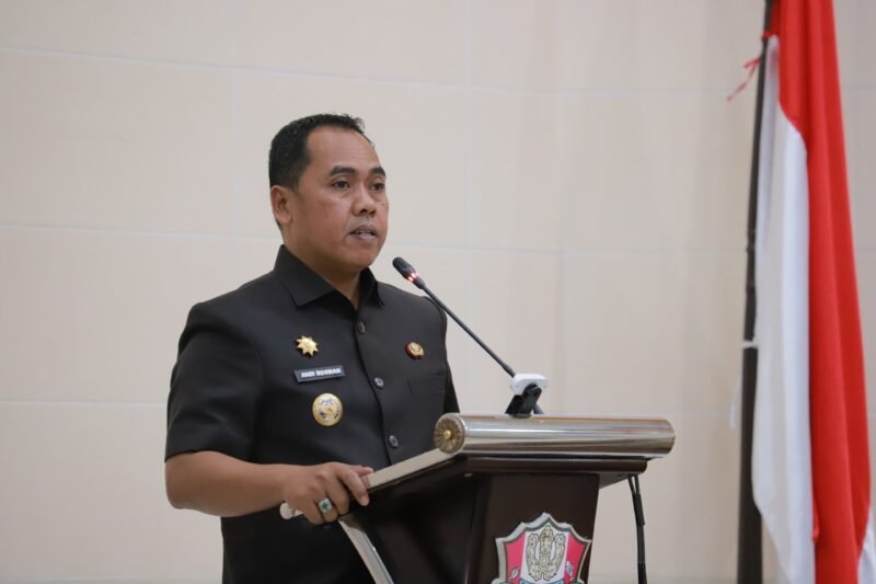 Bupati Wajo memberikan sambutan pada rapat paripurna pengajuan Rancangan Peraturan Daerah (Ranperda) tentang Pemberian Insentif dan/atau Kemudahan Investasi, Rabu 7/5/2025 di Ruang Rapat Kantor DPRD Wajo