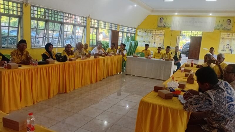 Dewan Pimpinan Daerah (DPD) II Partai Golkar Kabupaten Wajo menggelar rapat pleno pengurus harian, Rabu 28 Mei 2025 di Kantor Partai Golkar Wajo, Jalan Beringin, Sengkang. Rapat tersebut dipimpin langsung oleh Ketua DPD II Partai Golkar Wajo, dr. H. Baso Rahmanuddin