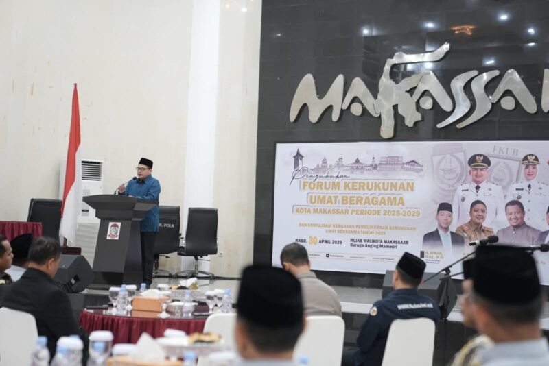 Wali Kota Makassar, Munafri Arifuddin menghadiri Pelantikan dan pengukuhan Pengurus Forum Kerukunan Umat Beragama (FKUB) Kota Makassar, periode 2025-2029 di Rumah Jabatan Wali Kota, Rabu (30/4/2025) malam