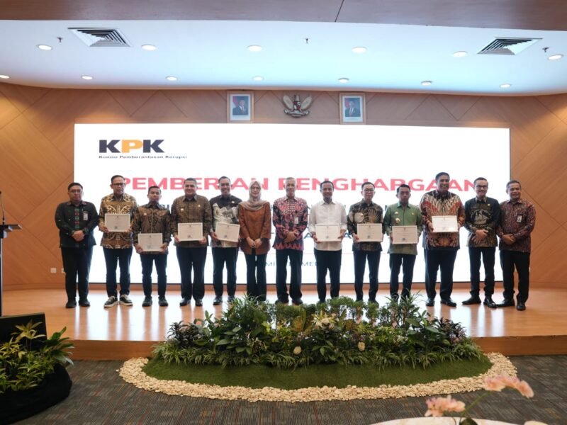 Pemerintah Kota Makassar,  meraih penghargaan dari Komisi Pemberantasan Korupsi (KPK) RI sebagai pemerintah daerah dengan Monitoring Center for Prevention (MCP) tahun 2024 dari KPK atas 8di Jakarta, Kamis (15/5/2025)