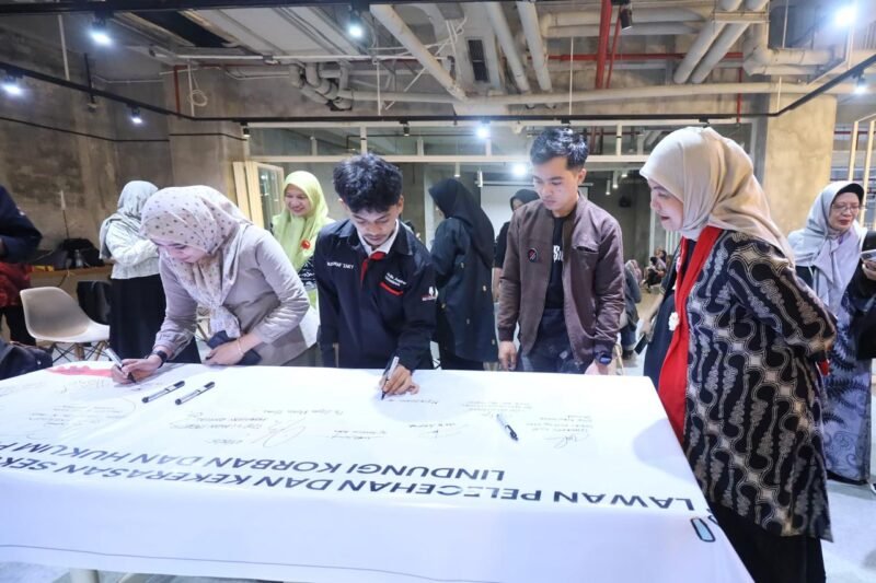 Wakil Wali Kota Makassar, Aliyah Mustika Ilham menghadiri Talkshow Kampanye Publik Pencegahan Kekerasan Seksual yang diinisiasi Project Baik di Nipah Park, Jumat (23/5/2025).