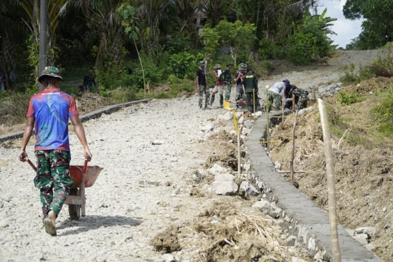 Proyek pembuatan talud yang kini telah mencapai progres sebesar 85% ini terus didorong Satgas TMMD kodim 1406/Wajo demi meningkatkan  kesejahteraan masyarakat setempat