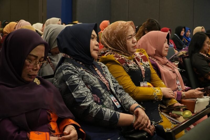 Ketua Tim Penggerak PKK Kabupaten Wajo, Fatmawati A. Rosman, menghadiri kegiatan Women Programme yang berlangsung di The Sentra Hotel, Minahasa Utara, Jum'at 30 Mei 2025