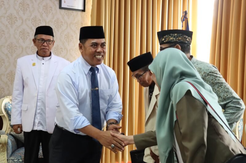 Bupati Wajo, H.Andi Rosman menerima Audiensi pengurus MUI Wajo, Selasa (20/5/2025). Audiensi tersebut membahas masalah-masalah keummatan, dan dukungan Pemerintah Daerah terhadap penguatan kelembagaan umat