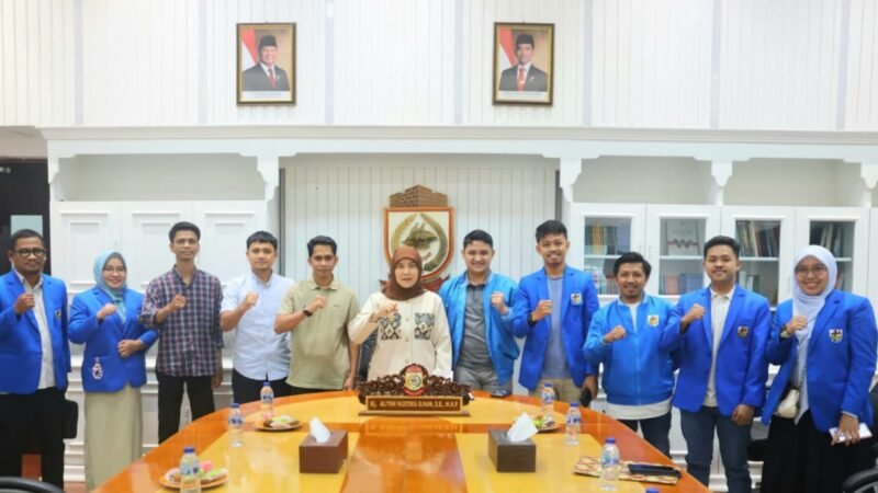 Wakil Wali Kota Makassar, Aliyah Mustika Ilham, menerima kunjungan silaturahmi dari Dewan Pengurus Daerah Komite Nasional Pemuda Indonesia (DPD KNPI) Kota Makassar, Jumat (20/6/2025)