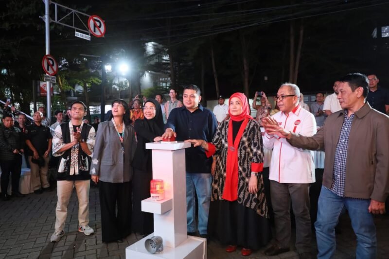 Wali Kota Makassar, Munafri Arifuddin dan Wakil Wali Kota Aliyah Mustika Ilham secara resmi meluncurkan Makassar Creative Hub (MCH), berlokasi di Anjungan Pantai Losari, Sabtu (21/6/2025) malam