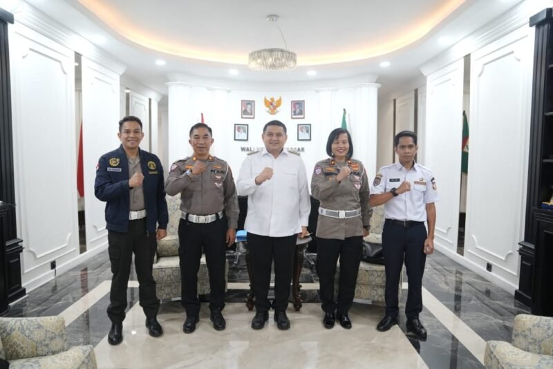 Wali Kota Makassar, Munafri Arifuddin, menerima audiensi dari jajaran Direktorat Lalu Lintas Polda Sulsel, Rabu (25/6/2025)