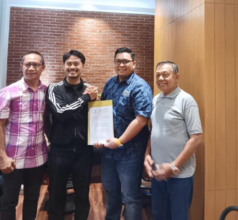 Calon Ketua Komite Olahraga Rekreasi Masyarakat Indonesia (KORMI) Kota Makassar, Andi Ryan Adrianto secara resmi mengambil formulir pendaftaran, Minggu 1 Juni 2025