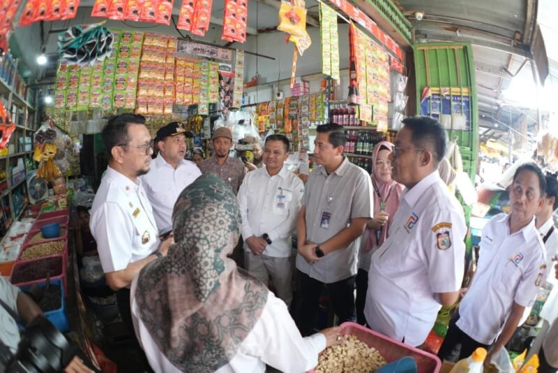 Menjelang Hari Raya Idul Adha 2025, Wali Kota Makassar, Munafri Arifuddin, melakukan pemantauan harga bahan pokok di Pasar Terong, Rabu (4/6/2025)
