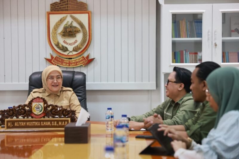 Wakil Wali Kota Makassar, Aliyah Mustika Ilham menerima audiensi dari Asosiasi Konsultan Pajak Publik Indonesia (AKP2I) Pengurus Cabang Makassar, di Balaikota, Selasa (10/6/2025)