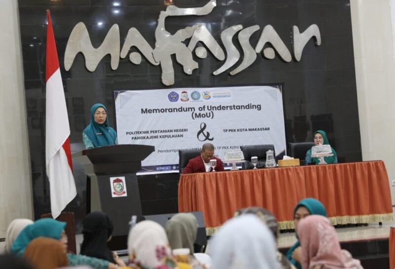 Ketua TP PKK Kota Makassar, Melinda Aksa, membuka Sosialisasi Kampung Mandiri yang dirangkaikan dengan penandatanganan kerja sama antara TP PKK dan Politeknik Pertanian Negeri Pangkep di Baruga Rujab Wali Kota, Rabu (11/6/2025)