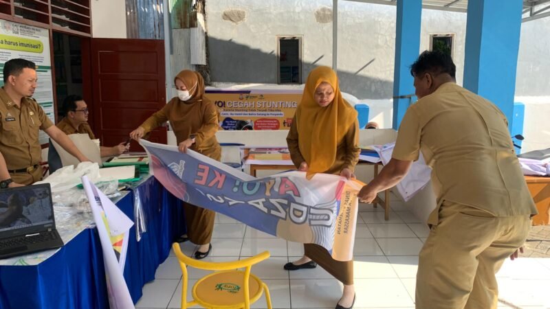 Tim Dinas Kesehatan (Dinkes) Kota Makassar dan Puskesmas Kaluku Bodoa melakukan bimbingan teknis kepada kader posyandu kenangan IV Kelurahan Panampu untuk persiapan lomba kelurahan terpadu, Senin (21/7/2025)