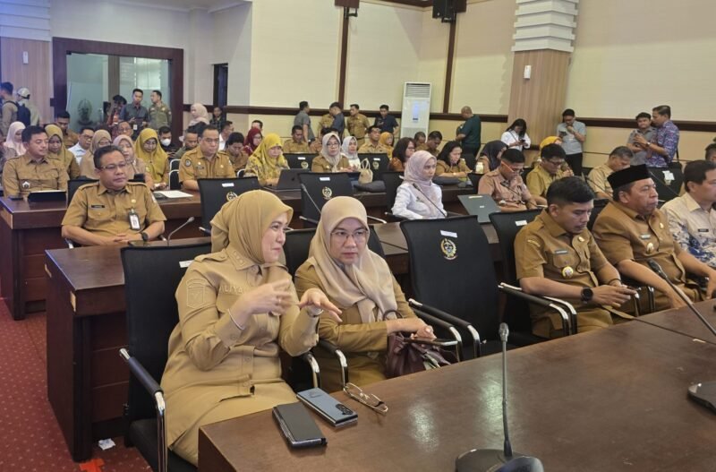 Kepala Dinas Kesehatan (Dinkes) Makassar, Nursaidah Sirajuddin mendampingi Wakil Wali Kota Makassar, Aliyah Mustika Ilham menghadiri lokakarya bertajuk 