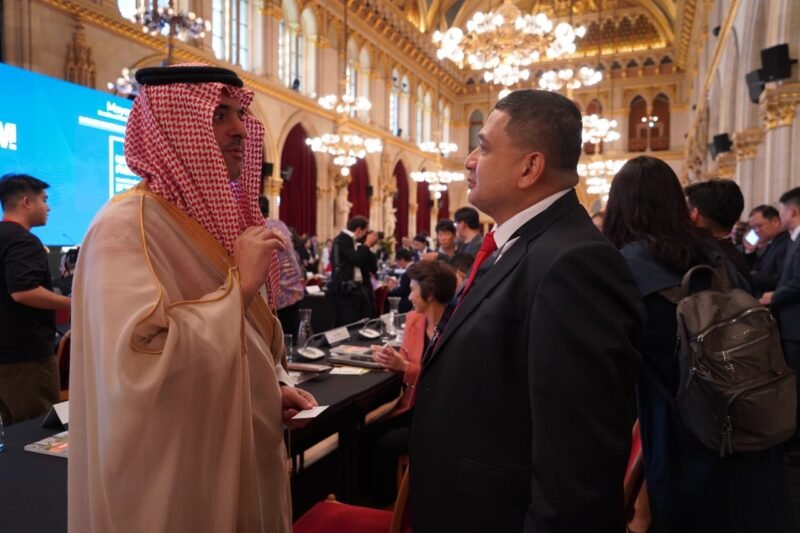 Wali Kota Makassar, Munafri Arifuddin, kembali mencuri perhatian di kancah global. Dalam ajang bergengsi World Cities Summit Mayors Forum (WCSMF) 2025 yang digelar di Vienna, Austria, pada 2–4 Juli lalu