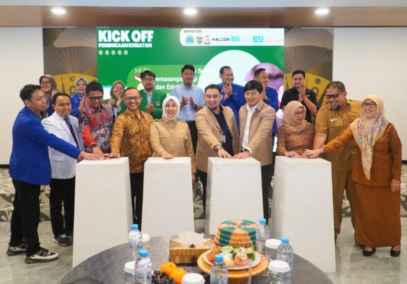 Wakil Wali Kota Makassar, Aliyah Mustika Ilham,  membuka Kick Off Baksos IPROSI 2025 yang berlangsung di BSI UMKM Center, Selasa (8/07/2025)