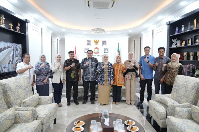 Wali Kota Makassar bersama Wakil Wali Kota Makassar, Munafri Arifuddin dan Aliyah Mustika Ilham (Munafri-Aliyah), menerima silaturahmi, Komisi D DPRD Kota Makassar, di Kantor Balai Kota Makassar, Kamis (24/7/2025)