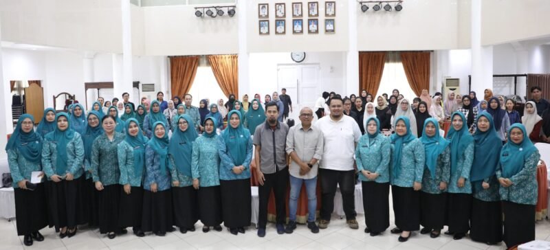 Bimtek Pendataan bagi operator Kelompok Dasawisma yang diikuti oleh Ketua TP PKK kecamatan dan kelurahan serta 153 operator dasawisma dari seluruh kelurahan di Baruga Anging Mammiri, Jumat (25/7/2025)