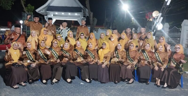 Foto bersama Pengurus dan Anggota PWRI Kabupaten Wajo pada Peringatan HUT PWRI Tahun 2025 yang dipusatkan di Kabupaten Sidrap, 