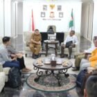 Wali Kota Makassar, Munafri Arifuddin menerima audiensi Rektor Universitas Pejuang Republik Indonesia (UPRI) Makassar, Darwis Nur Tinri, di Kantor Balai Kota, Makassar, Selasa (8/7/2025)