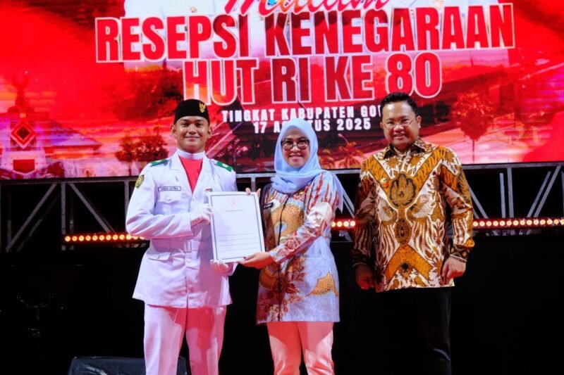 Malam  puncak Perjngatan Hari Ulang Tahun (HUT) ke-80 Republik Indonesia Kabupaten Gowa, yang dilaksankan di Halaman Kantor Bupati Gowa, Minggu (17/8/2025) malam