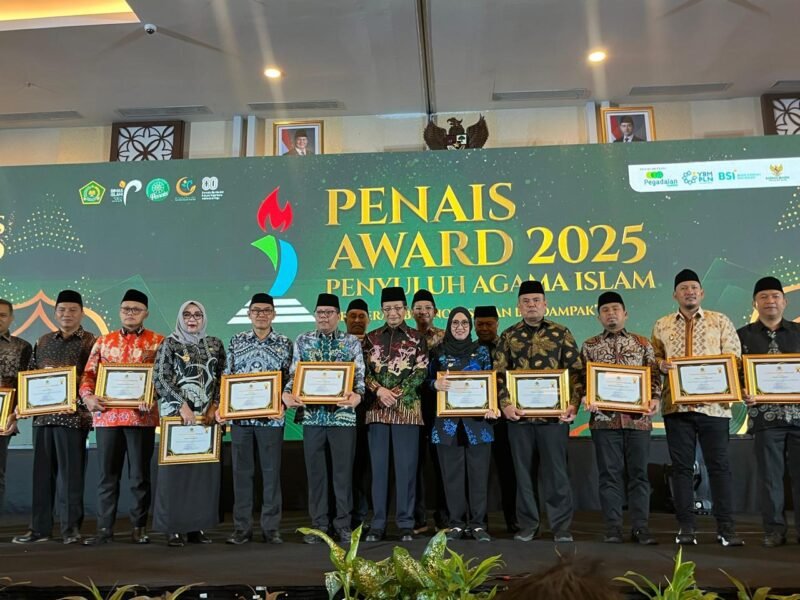 Bupati Gowa, Sitti Husniah Talenrang berhasil meraih Penghargaan Penerangan Agama Islam atau PENAIS Award Penyuluh Agama Islam 2025 dari Dirjen Bimbingan Masyarakat Islam, Kementerian Agama Republik Indonesia di Aston Kartika Grogol Hotel, Jakarta, Senin (25/8).