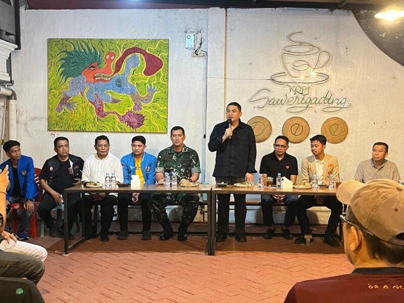 Wali Kota Makassar, Munafri Arifuddin Deklarasi damai Forkopimda, dan organisasi kepemudaan (OKP) di Warkop SIJA, Jalan Sawerigading, Minggu (31/8/2025) malam