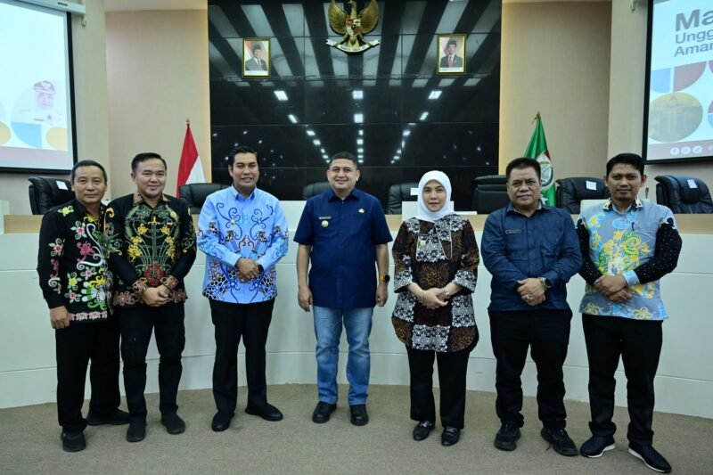 Wali Kota Makassar Munafri Arifuddin bersama Wakil Wali Kota Makassar Aliyah Mustika Ilham (Munafri-Aliyah), menerima kunjungan kehormatan dari para pimpinan daerah yang ingin belajar langsung dari berbagai inovasi, Jumat (8/8/2025)