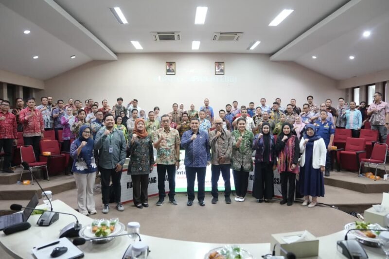 Rapat Koordinasi Evaluasi Pelaksanaan Survei Penilaian Integritas (SPI) 2025 serta tindak lanjut SPI 2024 di Ruang Sipakalebbi, Kamis (28/08/2025)