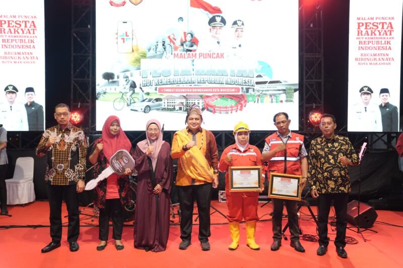 Wali Kota Makassar, Munafri Arifuddin Munafri menghadiri Pesta Rakyat HUT ke-80 Kemerdekaan RI yang digelar oleh Kecamatan Biringkanaya, Selasa (25/8/2025) malam