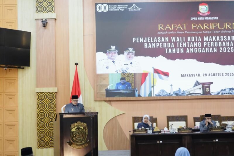 Wali Kota Makassar, Munafri Arifuddin mengikuti Rapat Paripurna DPRD Kota Makassar secara virtual, Selasa (2/9/2025).
