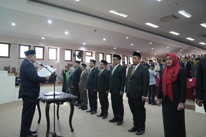 Wali Kota Makassar, Munafri Arifuddin, mengambil sumpah dan melantik sembilan pejabat tinggi pratama lingkup Pemerintah Kota Makassar di Kantor Balai Kota Makassar, Selasa (9/9/2025)
