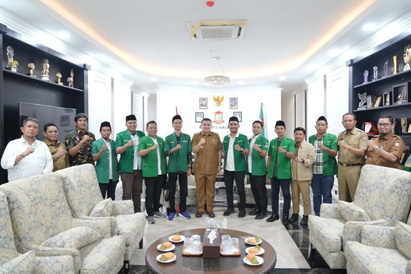 Wali Kota Makassar, Munafri Arifuddin, menerima kunjungan silaturahmi Gerakan Pemuda (GP) Ansor Kota Makassar di Balai Kota, Selasa (9/09/2025)