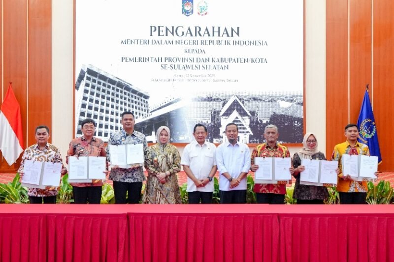 Wakil Bupati Wajo, dr Baso Rahmanuddin turut hadir dalam pengarahan Menteri Dalam Negeri (Mendagri) RI, Muhammad Tito Karnavian di Baruga Asta Cita, Rumah Jabatan Gubernur Sulawesi Selatan, Kamis (11/9/2025)